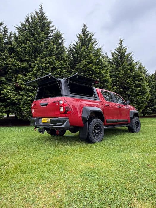 Hardtop stal nierdzewna 4 szyby 360 relingi Toyota Hilux 2015-