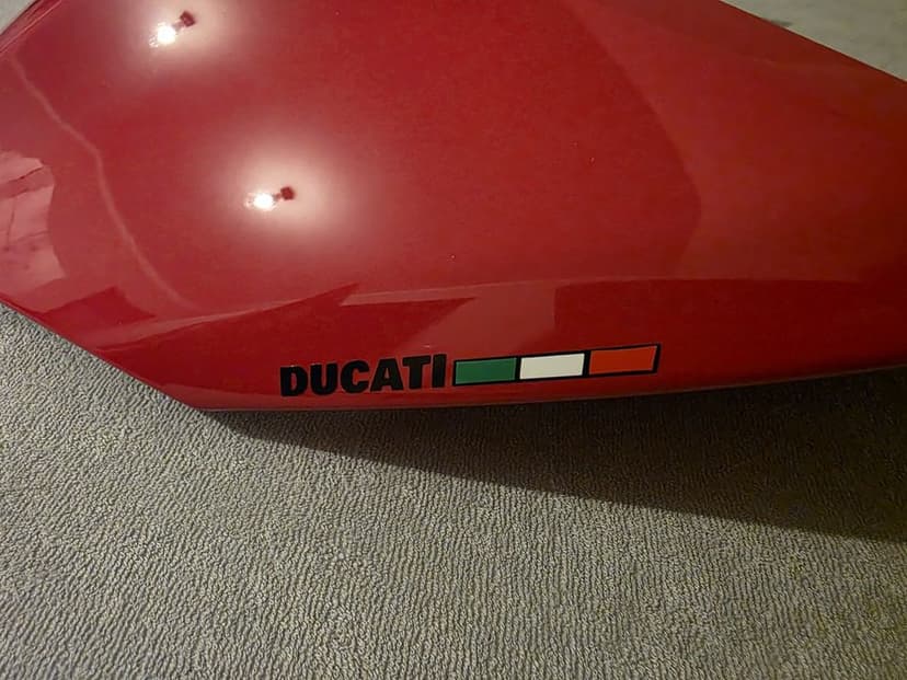 Zadupek ducati panigale,  streetfighter. Oryginał.