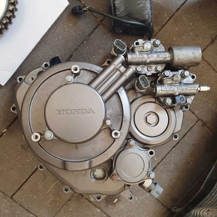 Części HONDA VFR 1200F owiewka czacha filtr dekiel pokrywa sprzęgło