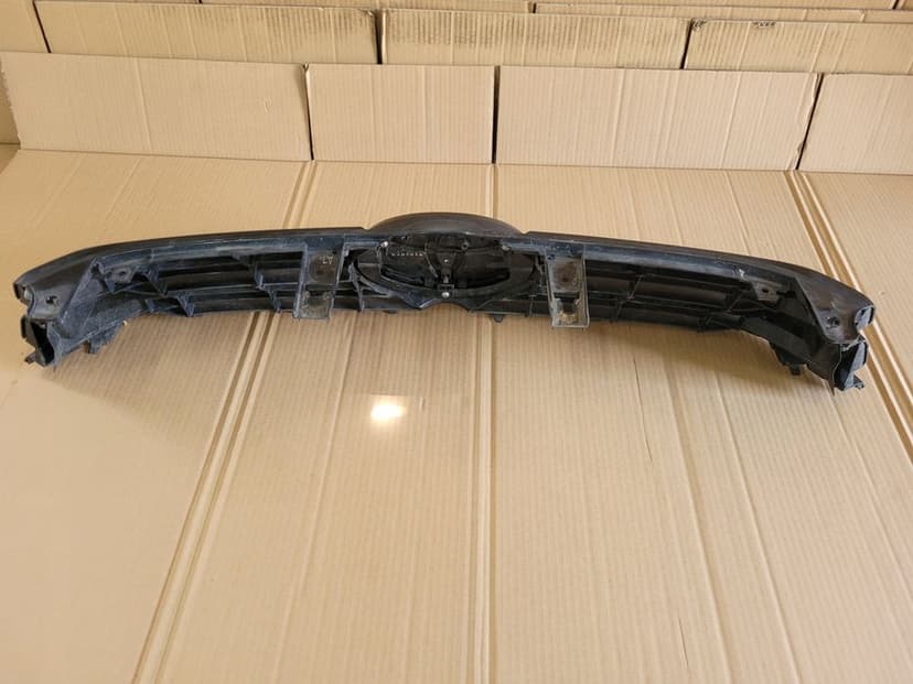 toyota hilux viii 8 15-18 grill atrapa w zderzak przód