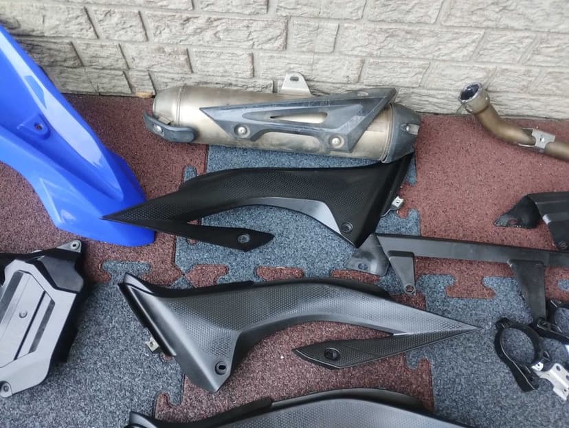 Yamaha WR 125 owiewki  tłumik wydech