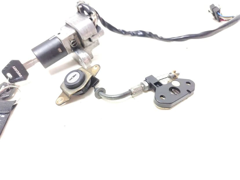 DUCATI MONSTER 750 / 620 / 600 Stacyjka Kluczyk Zamek Kanapy