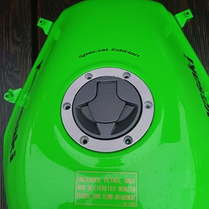 Zbiornik Kawasaki Ninja 250r Koło Lampa Owiewka Ninja 250r