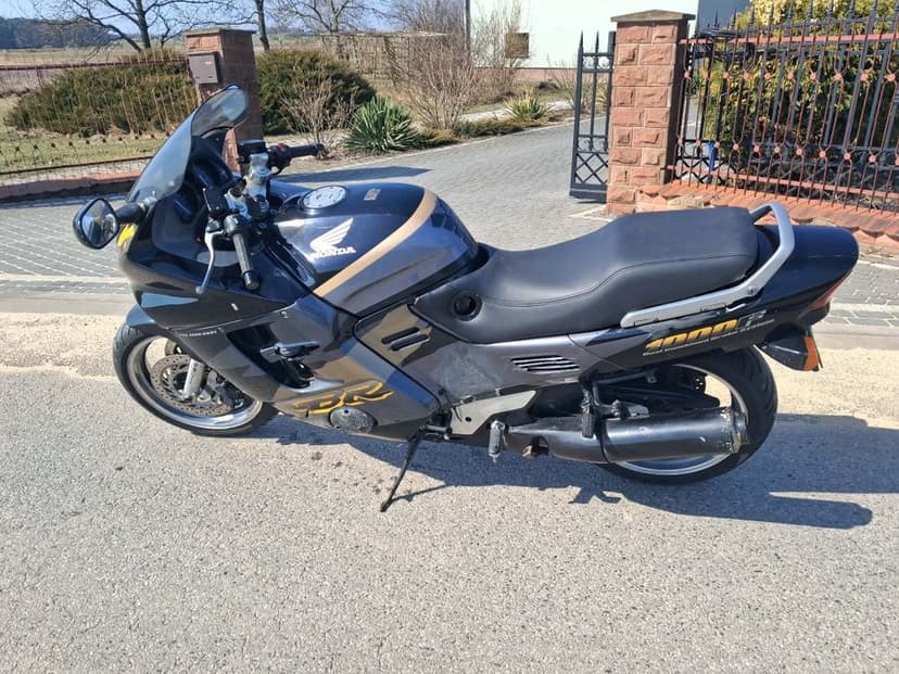 Motocykl Honda CBR 1000F