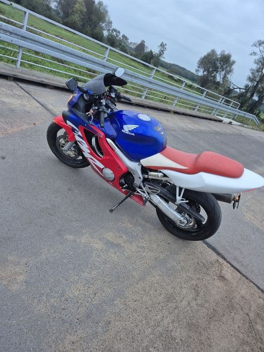 Honda cbr 600 f4