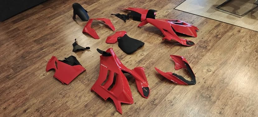 Zestaw oryginalnych owiewek do Ducati panigale v4s z 2020 r