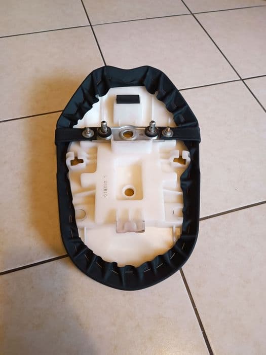 Siedzenie pasażera suzuki GSX-R 1000 K9 l0 L1 L2 L3 L4 l5 l6