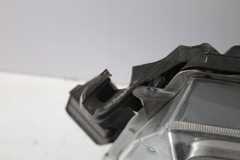 lampa lewa przód toyota hilux lift full led oryginalna