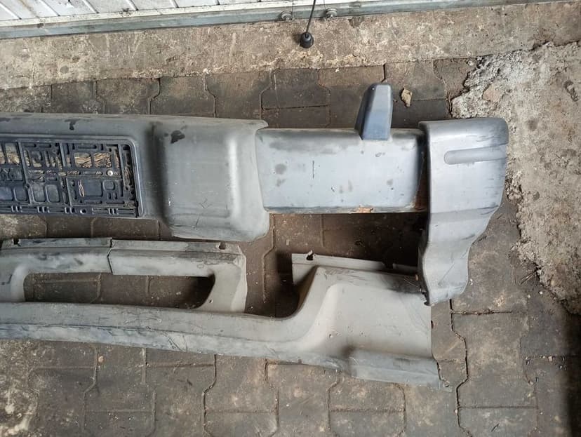 Zderzak przód przedni Land Rover 1 Discovery 89-98r. spryskiwacze 300