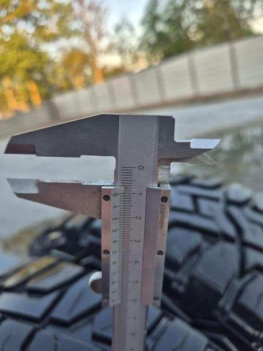 Felgi i opony do jeep wrangler Fuel r20