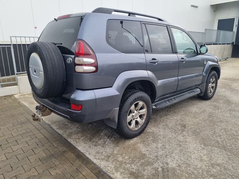 Toyota Land Cruiser 3.0 D4D 7 osób 4x4
