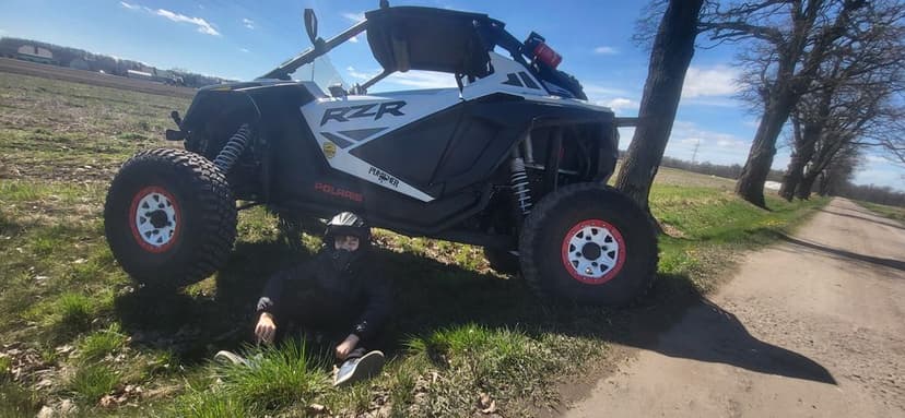 Polaris rzr xp pro 22rok stan bdb mapy Navi ZAMIANA