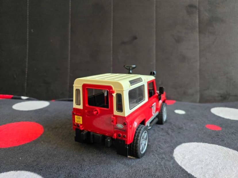 Land Rover Defender straż pożarna Bruder 02596