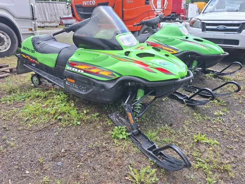 Skuter śnieżny Arctic Cat ZR600