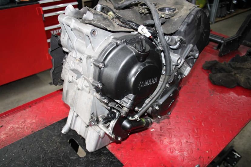 Silnik Skrzynia Biegów Głowica Yamaha R6 5SL RJ05 RJ09 03-05