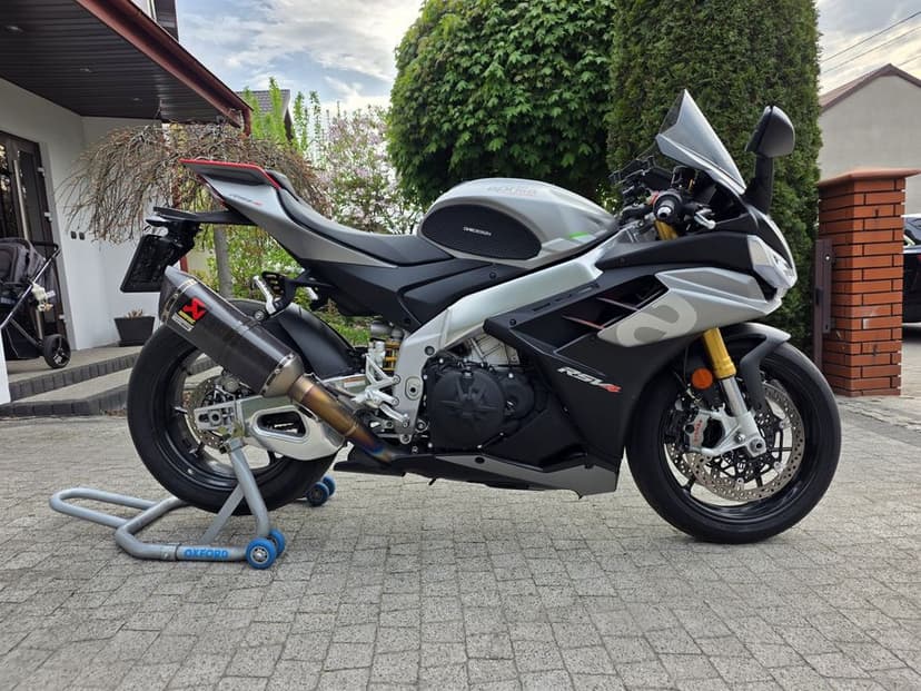 Aprilia RSV4 1100 Faktura Vat23
