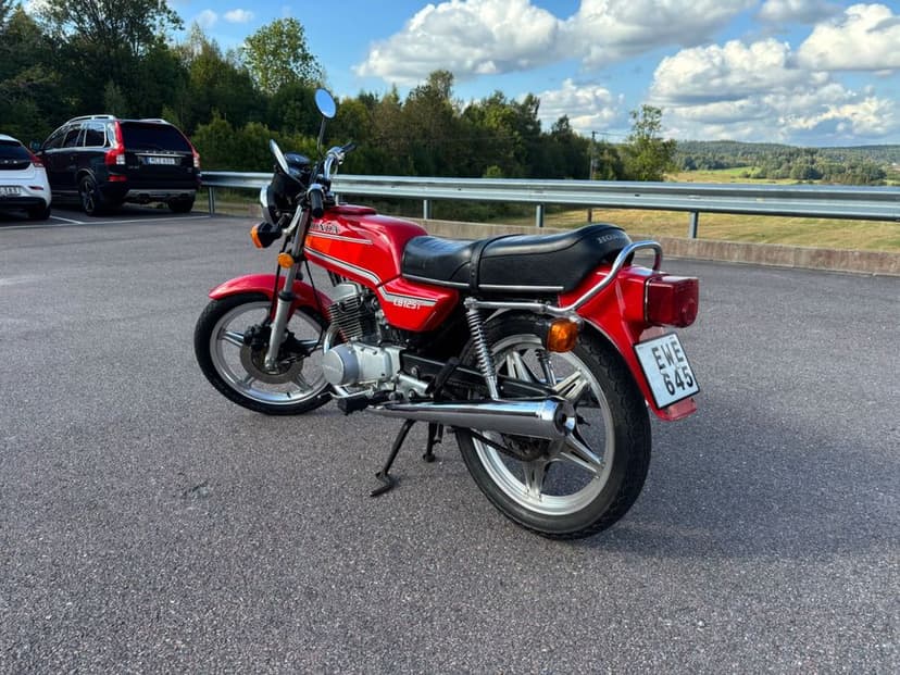 Honda cb125 twin