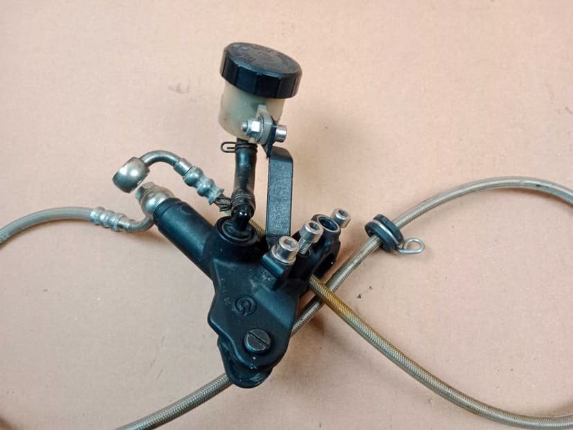 Aprilia RSV 1000 Tuono Pompa Sprzęgła 04-10