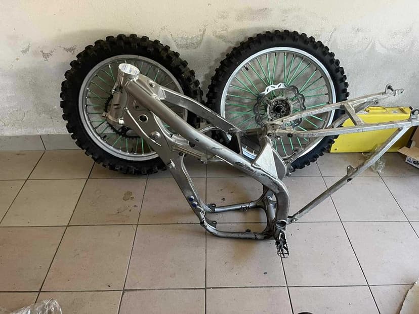 Części Kawasaki kxf rmz250  2004/2005