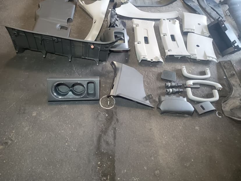 Plastiki wnętrza Nissan Navara D40 oryginał Europa