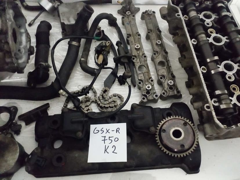 Suzuki gsxr 750 k1 k2 k3 gsx r silnik na części kartery cylindry tłoki