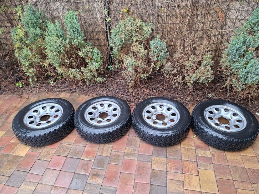 Koła z oponami AT  Suzuki jimny 205/70R15