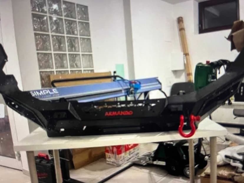 Nowy.Profesjonalny zderzak off road Toyota Hilux 8 generacja.za 50%