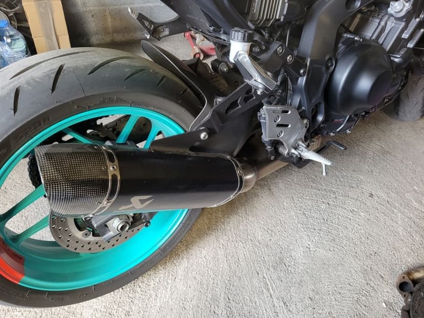 Yamaha MT09 21r-23r 3gen cyklop CP3 tłumik wydech Akrapovic