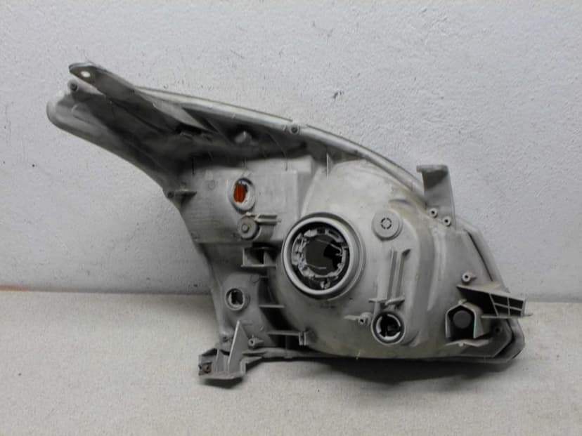 Toyota land cruiser 120 lampa przód lewa europa