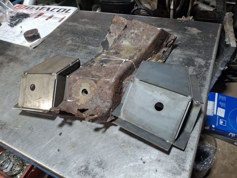 Reperaturki mocowania karoserii Nissan patrol gr y61 reperaturka