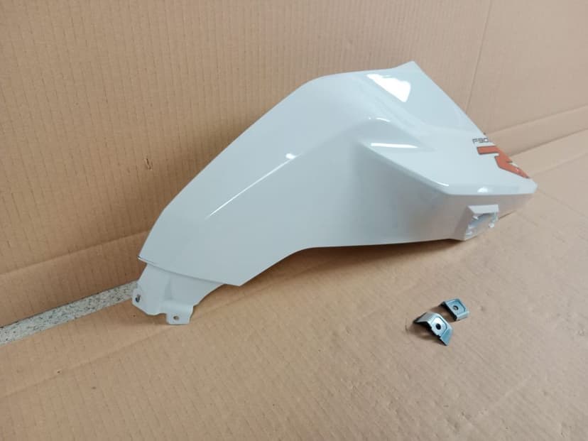 Bmw F900R K83 Prawa Nakładka Zbiornika Paliwa Baku Boczek Owiewka 2023