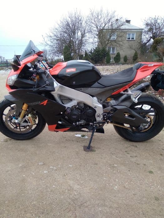 Aprilia RSV4 Factory