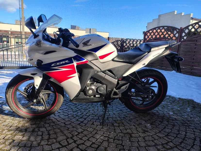 Honda CBR 125 R   2014r.  16.145km  Opolskie