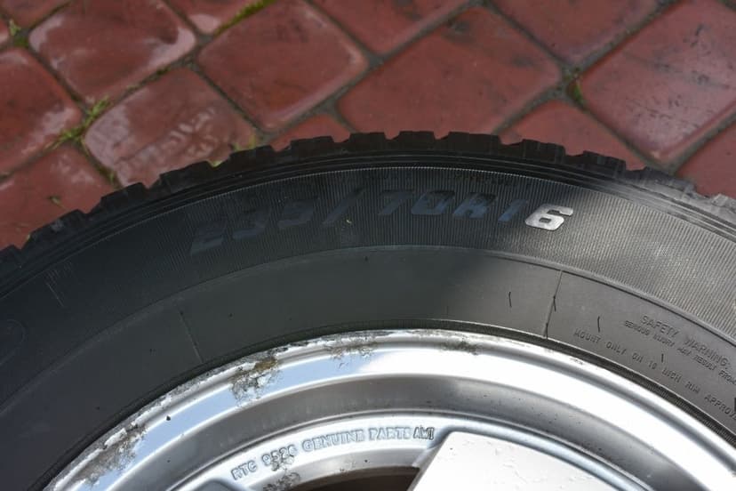 Koło 5x165,1 Land Rover 235/70/R16 16" Defender Discovery