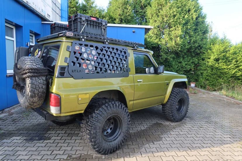 Zestaw osłon na szyby tylne Nissan Patrol Y60 (wersja krótka)