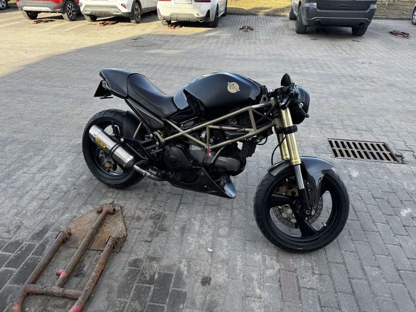 Ducati Monster 600 Cafe Racer