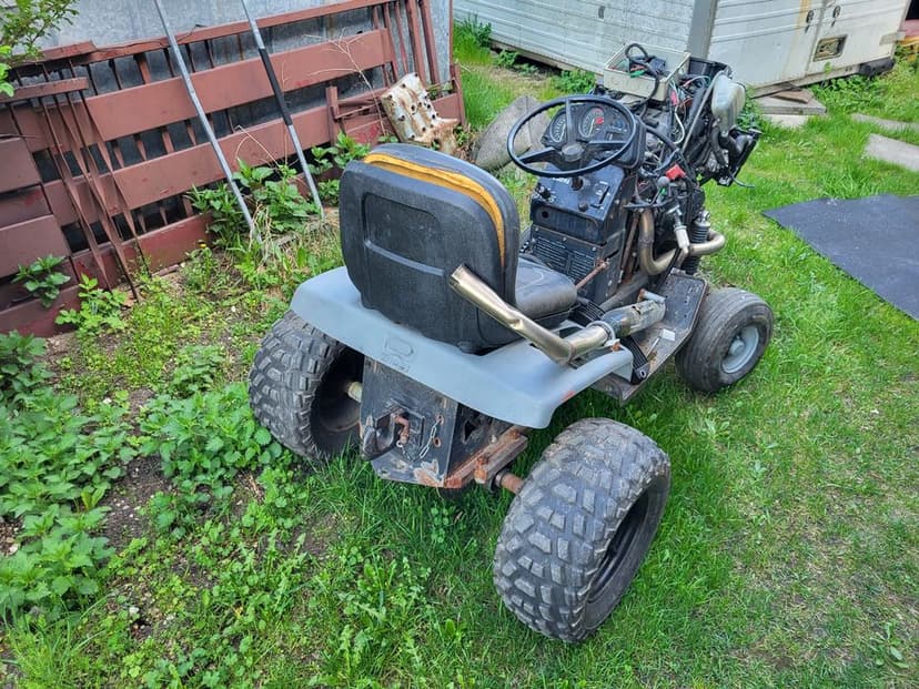 Traktorek z silnikiem Honda VFR 750