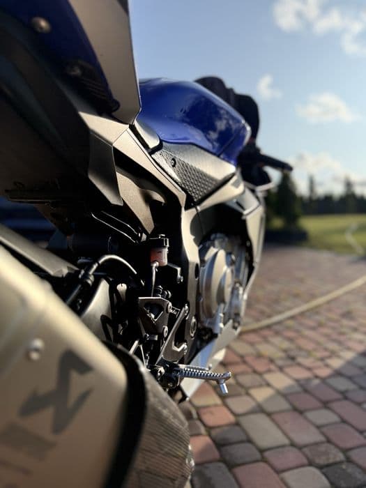Yamaha R1 RN32 2015