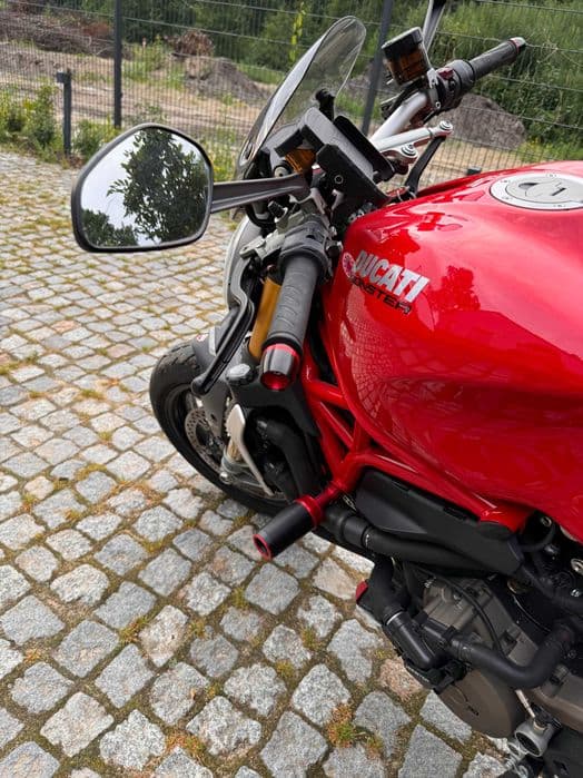 Ducati Monster 1200S