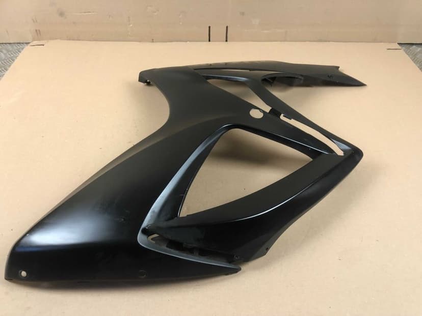 Suzuki GSX-R 600 700 K6 K7 Prawa Owiewka Osłona Wypełnienie Pług Bok