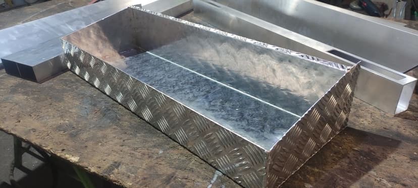 Aluminiowy Bagażnik dachowy Land Rover Defender pickup taeardrop  zabu