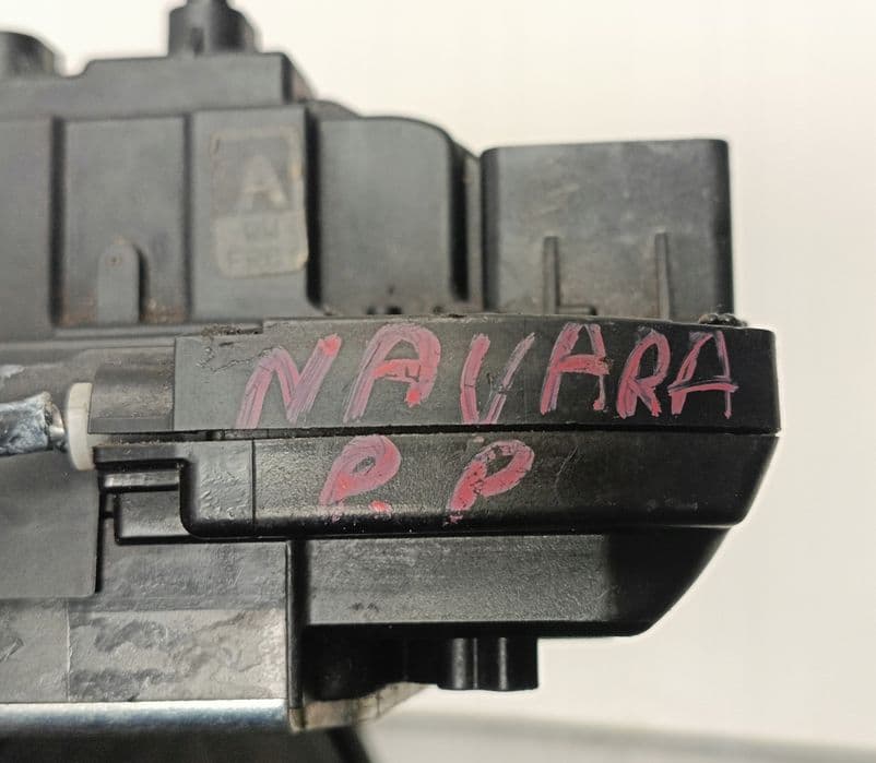 ZAMEK DRZWI PRAWY PRZÓD EUROPA NISSAN NAVARA D40 PATHFINDER R51