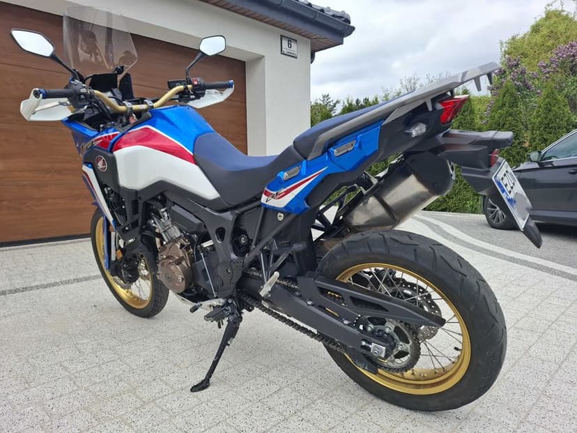 Honda CRF 1000 L Africa Twin niski przebieg, manual, oryginał, kufry, bezwypadkowy