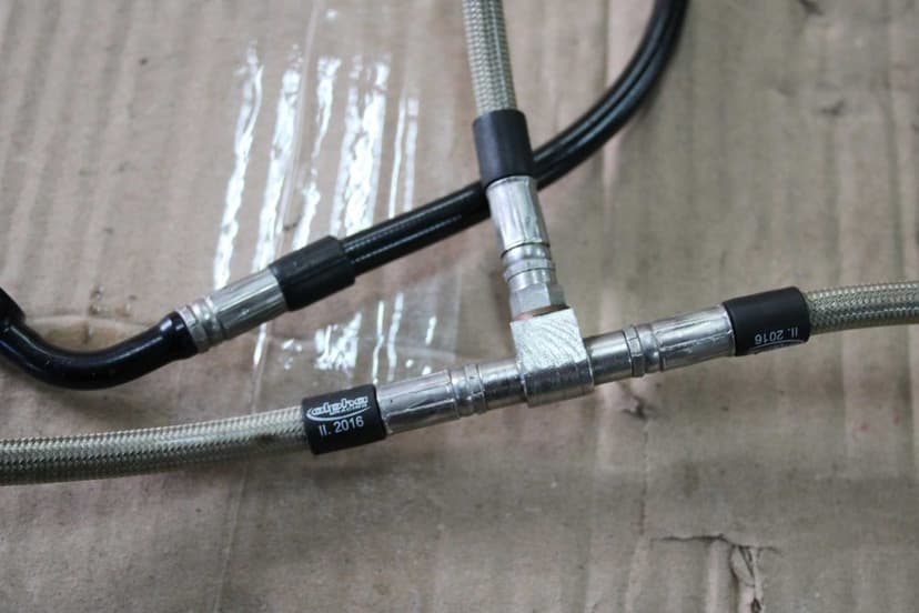 Przewody Hamulcowa Stalowy Oplot Alpha Yamaha R1 RN19 07-08