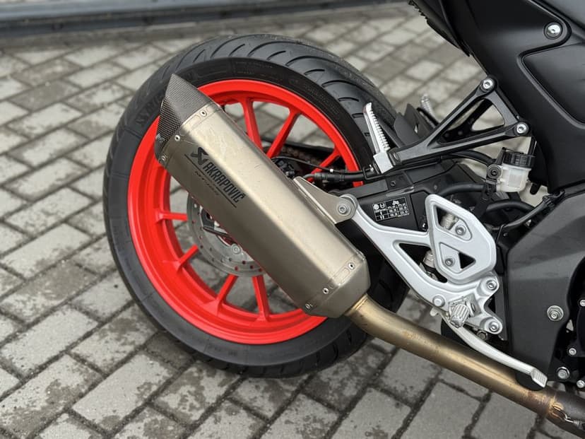 Yamaha mt 125 2020 Akrapovic Ladna