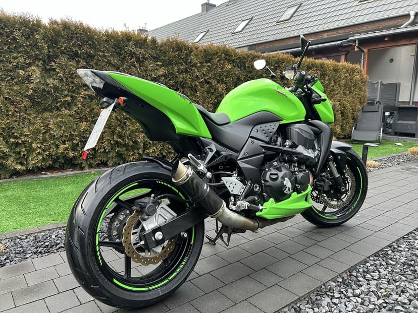 Kawasaki Z750 (mt07)