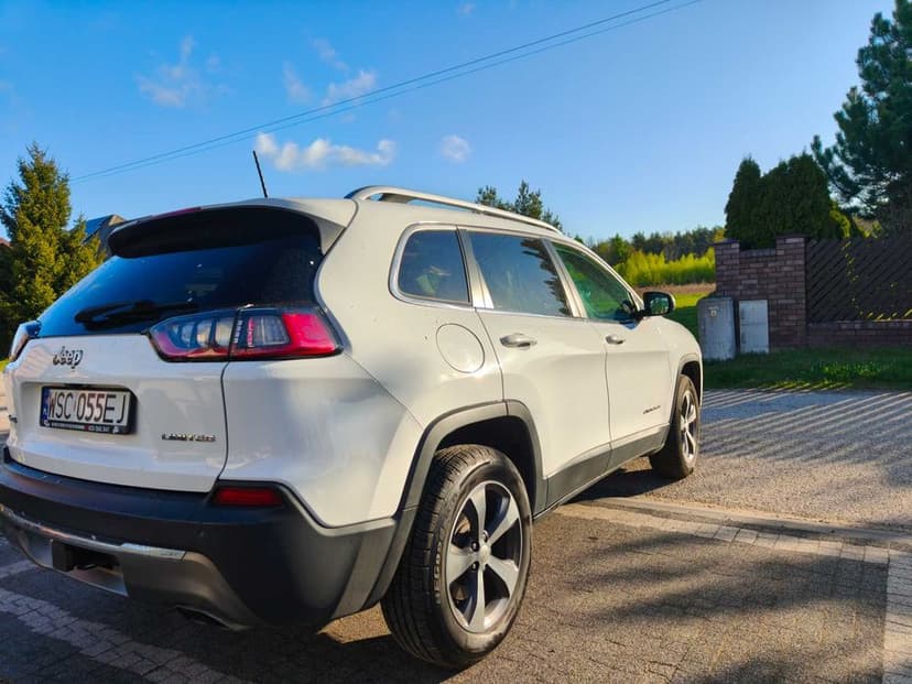 Sprzedam Jeepa Cherokee