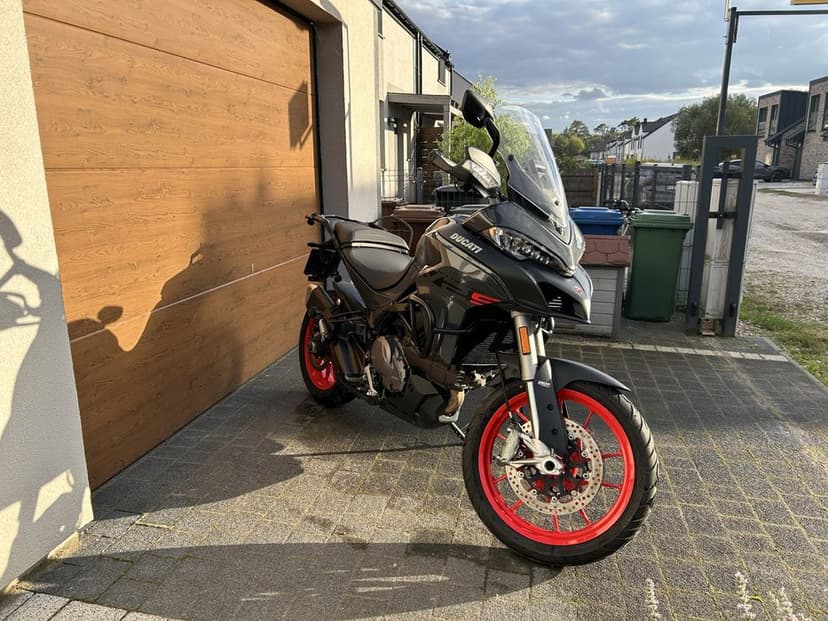 Ducati Multistrada V2S z polskiego salonu, stan idealny