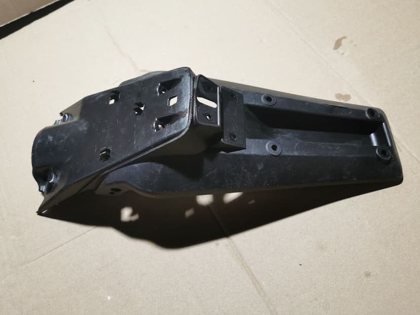 Husqvarna te 300 uchwyt tablicy chlapacze błotnik tyl