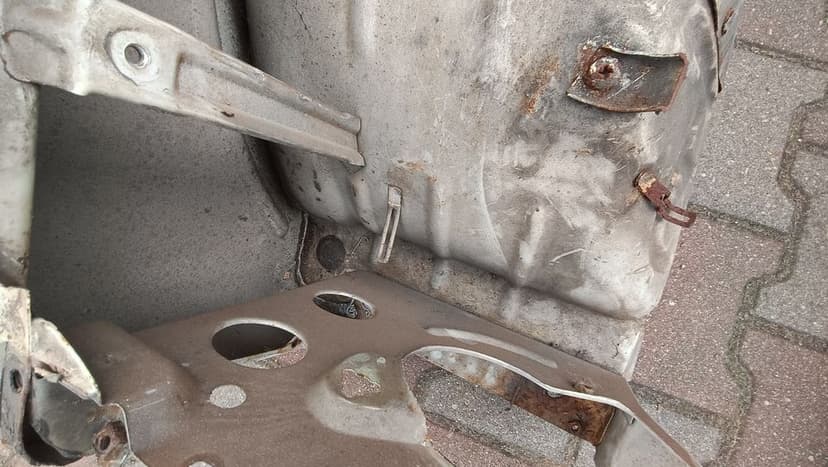 Suzuki Samurai błotniki prawy i lewy z nadkolami